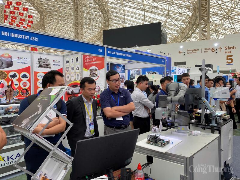 This image has an empty alt attribute; its file name is 1764920559185_cong-nghiep-ho-tro-ha-noi-140212391.jpeg